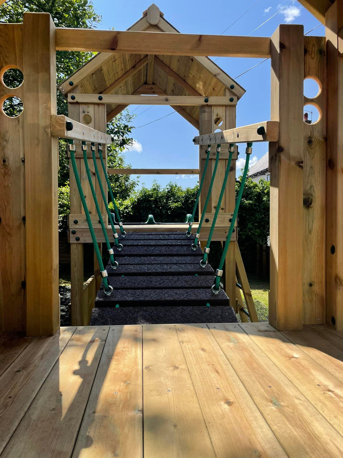 ACTIVE Hampton towers – 3 x 140x140cm platforms- 1.5 and 1.2m platform height, including INSTALLATION
