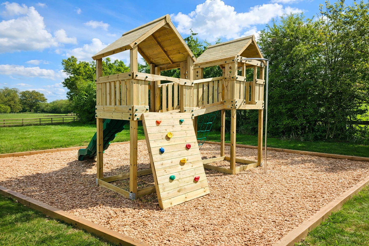 ACTIVE Hereford towers – 1.5 and 1.8m platform height, with slide, 3 accessories AND INSTALLATION