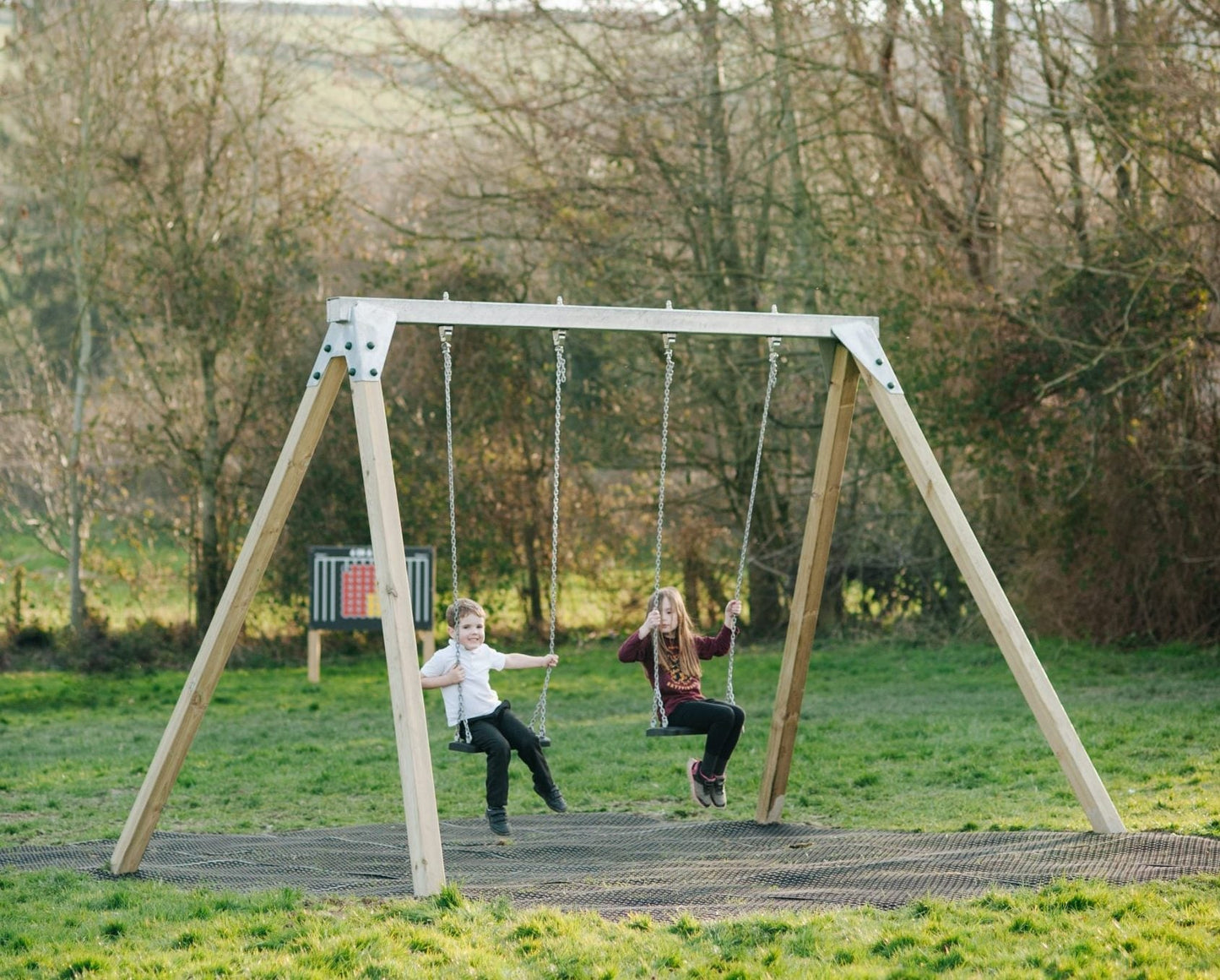 ACTIVE Commercial Swing Frame with 2 seats – METAL top pole