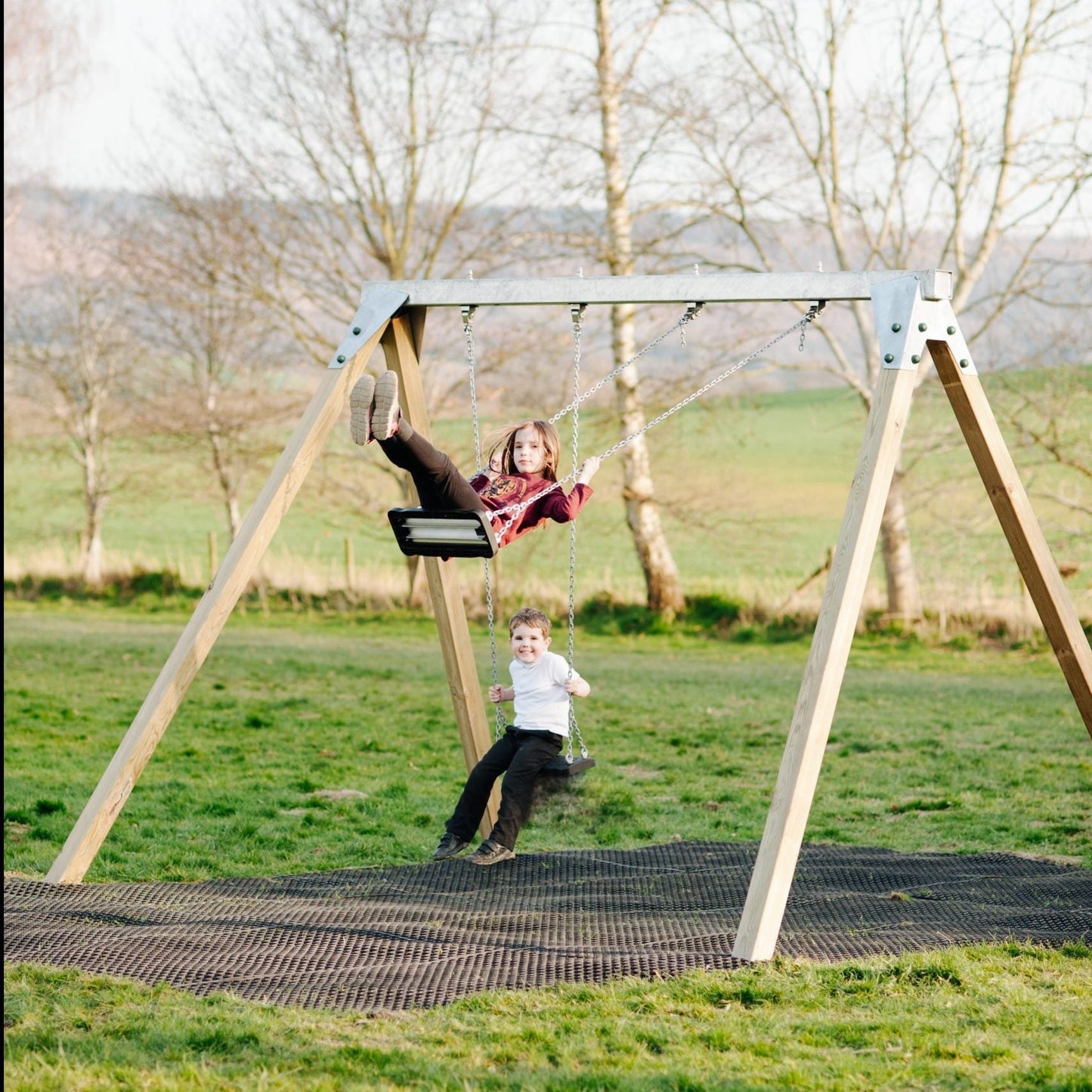 ACTIVE Commercial Swing Frame with 2 seats – METAL top pole