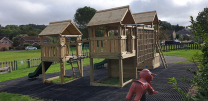 ACTIVE Hampton towers – 3 x 140x140cm platforms- 1.5 and 1.2m platform height, including INSTALLATION