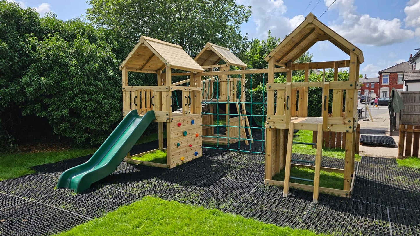ACTIVE Hampton towers – 3 x 140x140cm platforms- 1.5 and 1.2m platform height, including INSTALLATION